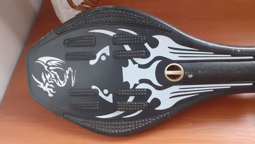 Vând Waveboard negru