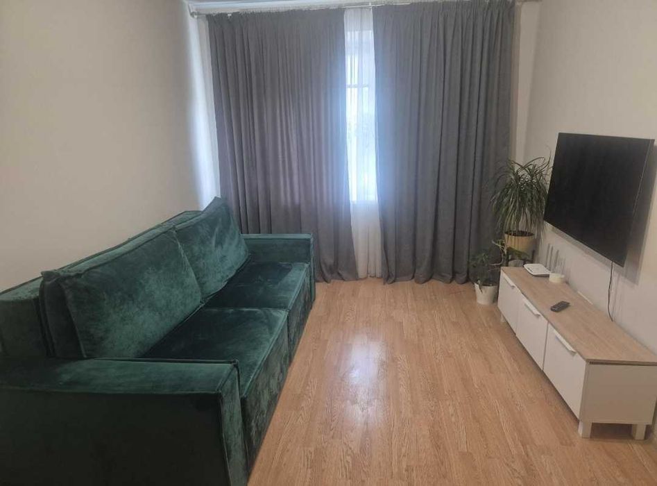 Сдаётся 1 ком в районе Галактики