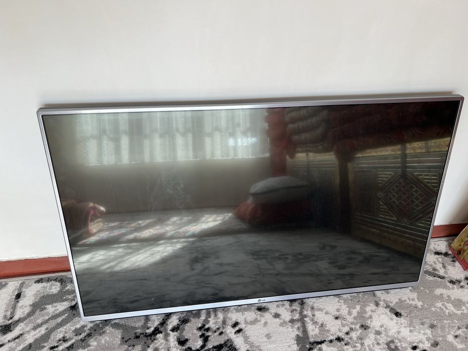 LG. Televizor sotiladi !!! Smart emas