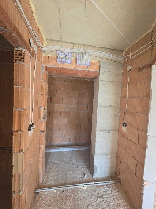 Продава се Двустаен апартамент в Варна, Възраждане 1 - 50 кв.м за 1915 €/кв.м - Снимка #3