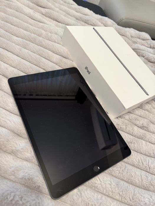 IPad 9 th gri 64 GB