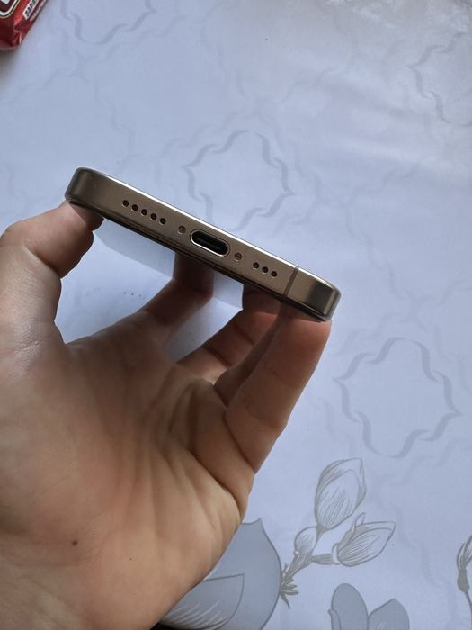 iPhone 16 Pro в идеальном состоянии