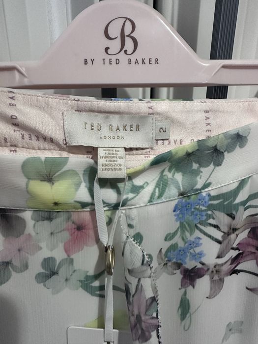 Fusta Ted Baker cu eticheta