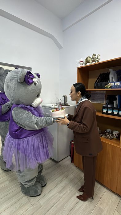 Аниматоры мишки и зайчик.