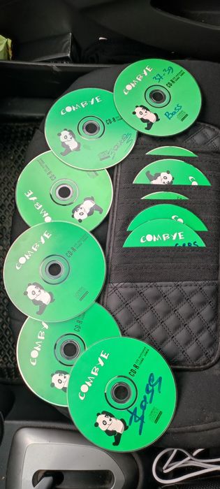 Har xil muzikala yozilgan diskla