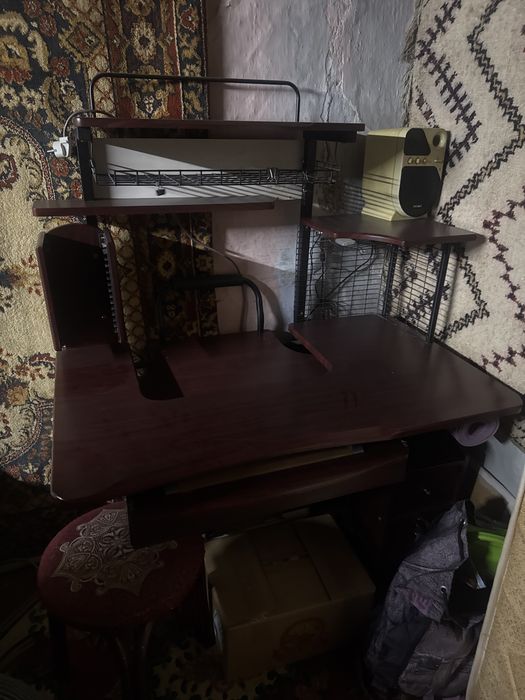 Стол компьютерный