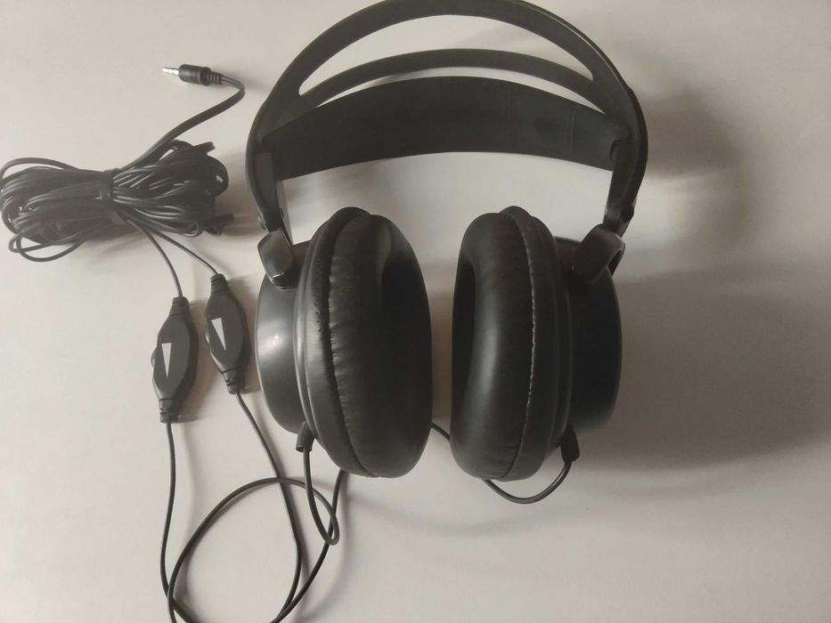 оригинални немски големи професионални слушалки за дисководещ