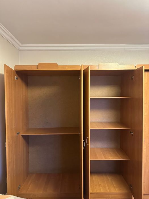 Продам спальный шкаф