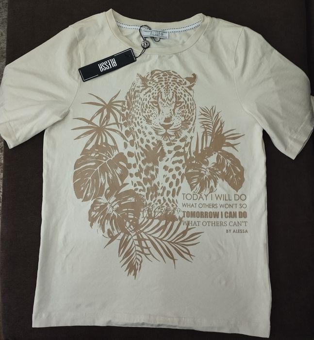 Тениска на алеса