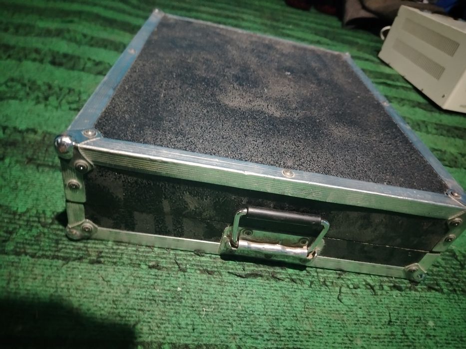 Carvin pult sotiladi xolati yaxshi ishlashi yaxshi