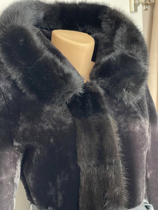 Мутон черный шуба белый