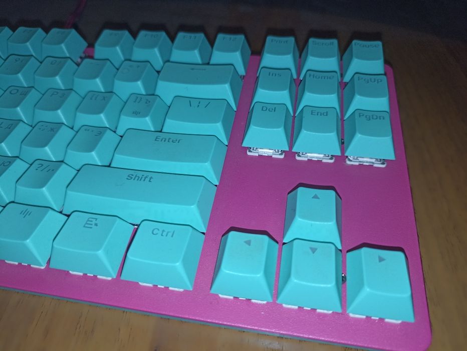 продам игровую клавиатуру