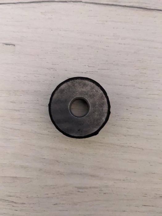 Гумена монтажна втулка за BMW за изпускателна система