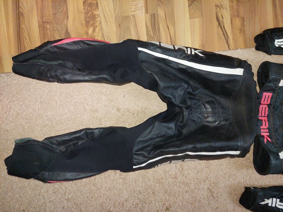 Costum moto Berik,doua piese,geaca si pantaloni piele,marime 54