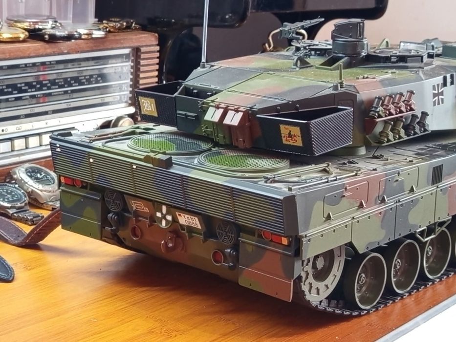 Machetă Tanc  Leopard 2A5 cu telecomanda 27mhz.