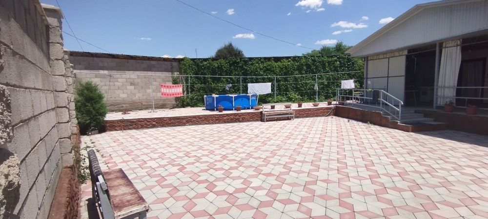 Продается Дом в центре Мерке