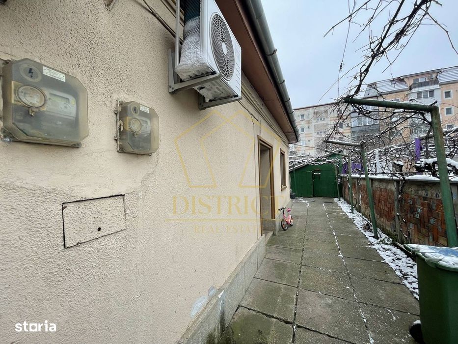 Casa cu 2 spatii comerciale si 2 apartamente | zona Lipovei