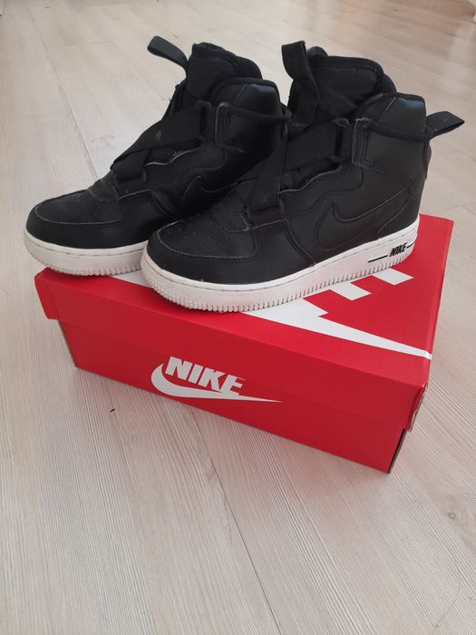 Vând Nike Air Force