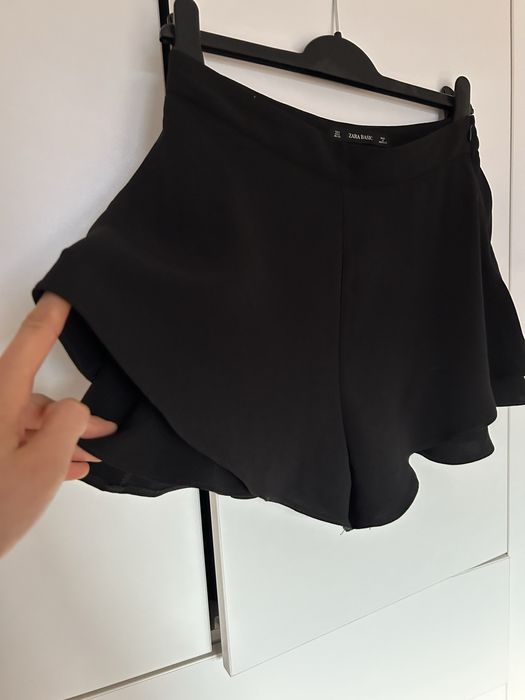 Fusta- pantaloni scurti zara S
