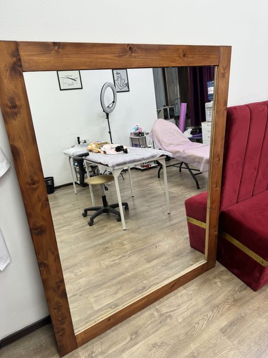 Продам зеркало, можно повесить либо поставить, очень прочное