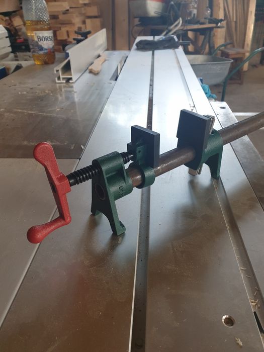 Menghină  (presă) pentru lemn