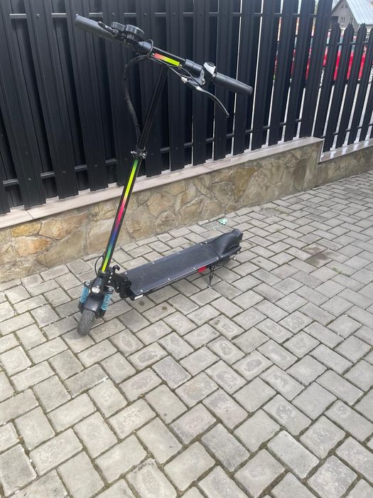 Vând trotinetă  electrică