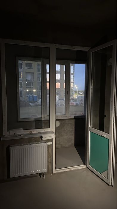 Продаю окно и дверь