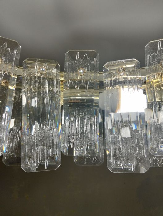 Продам люстру, новая