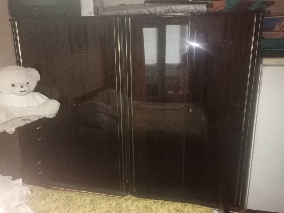 Продаю спальную мебель