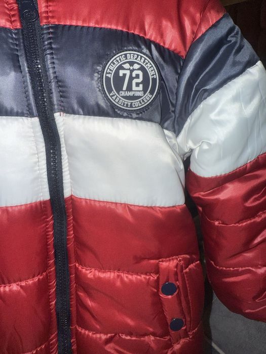 Продам новую деткую куртку.