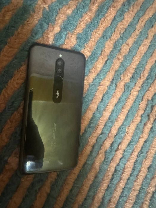 Redmi 8 qora rang