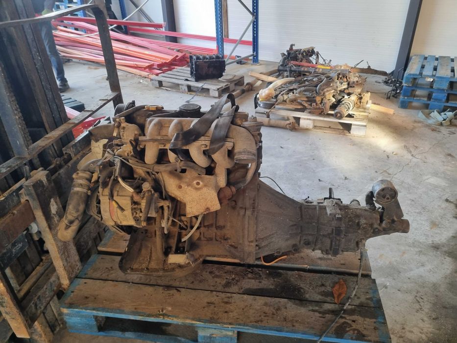motor nissan vanette 2300 din 2001 cu cutie viteze