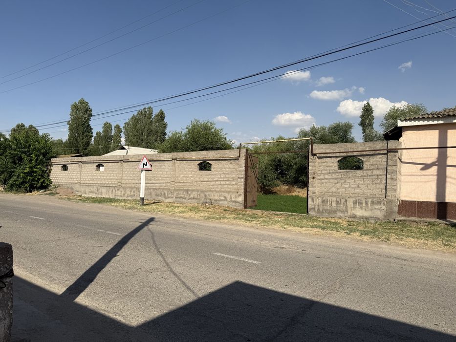 Срочно продается участок пустая земля очень хорошая локация.