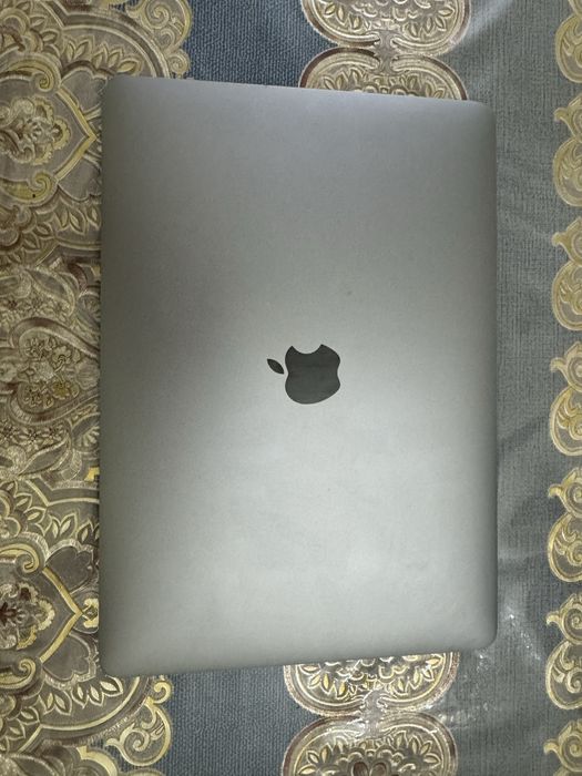 Mac book pro 2019 13inch touch bar bor