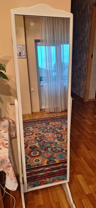 Зеркало напольное