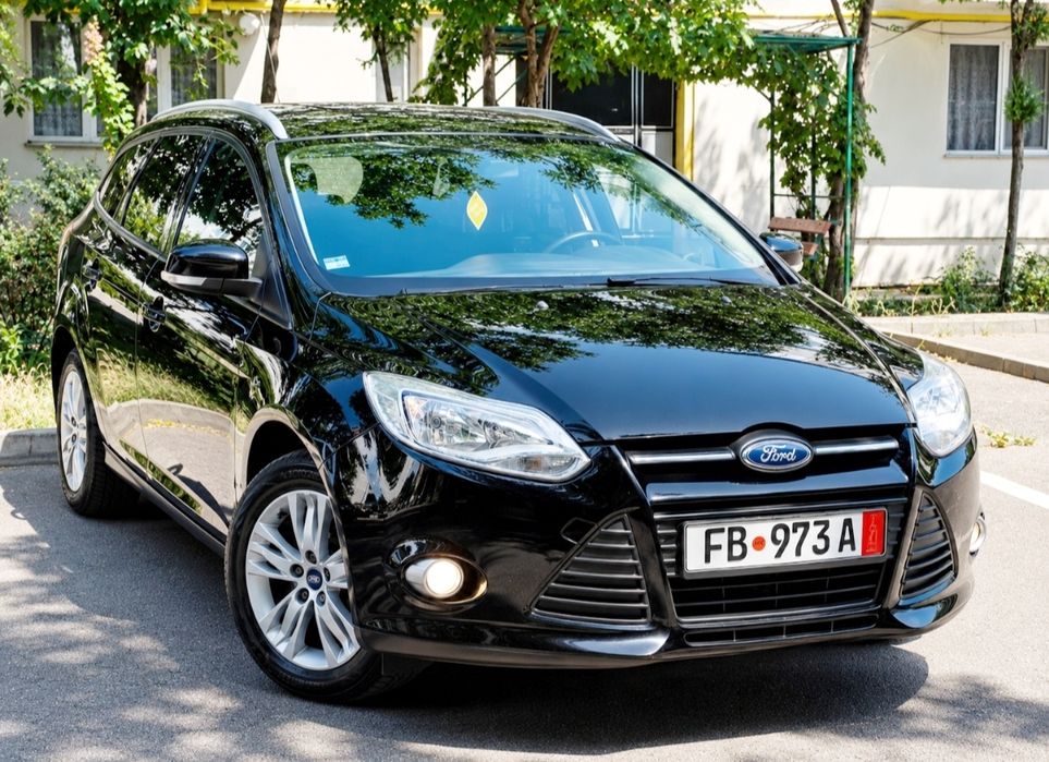Ford Focus 1.6 benzină clasic MPI, Navi Android