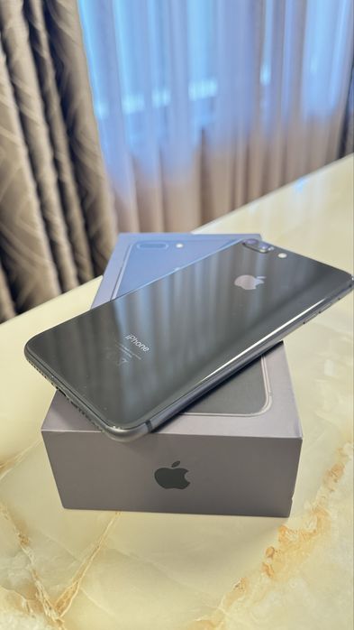 iphone 8 plus / 64gd