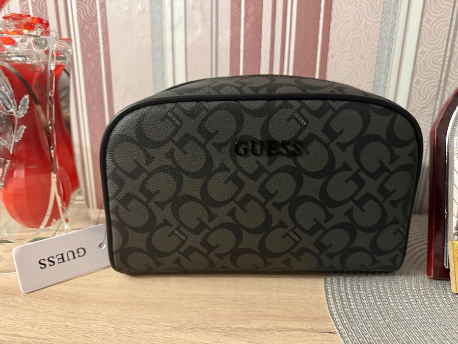 Несесер за грим Guess оригинален