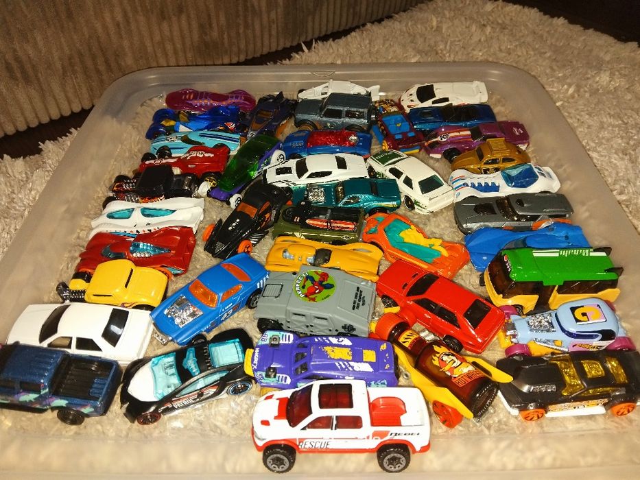 Hot wheels колички