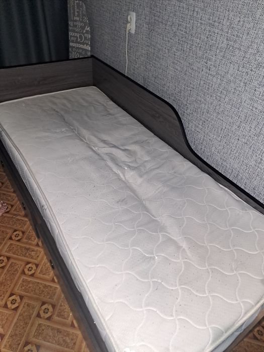 Продаю кровать, пользовались год