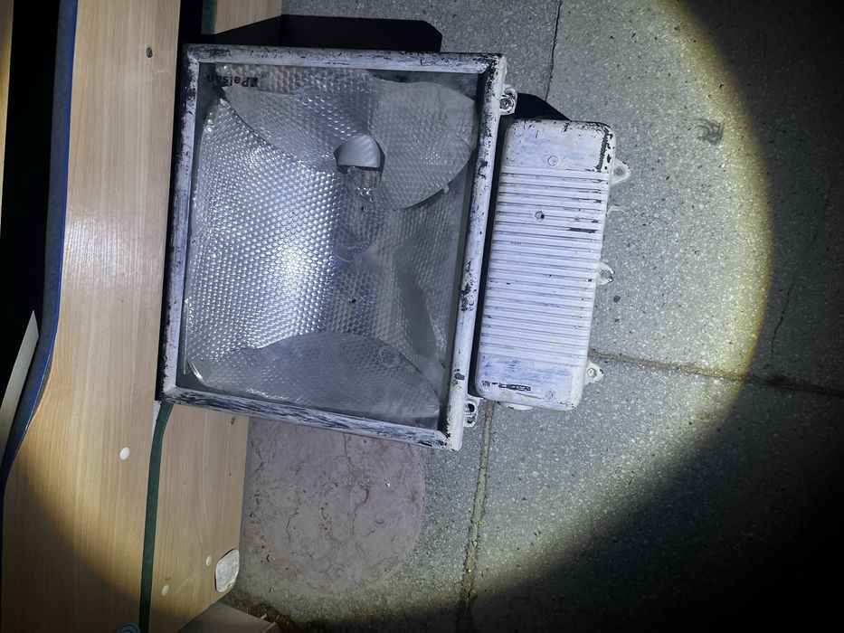 Прожектор прожектор ишолмрсомо