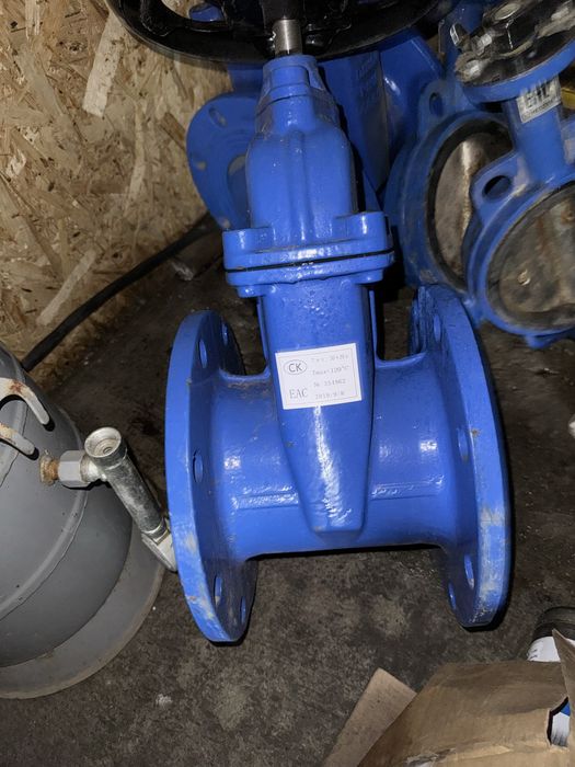 Продам задвижка клиновая