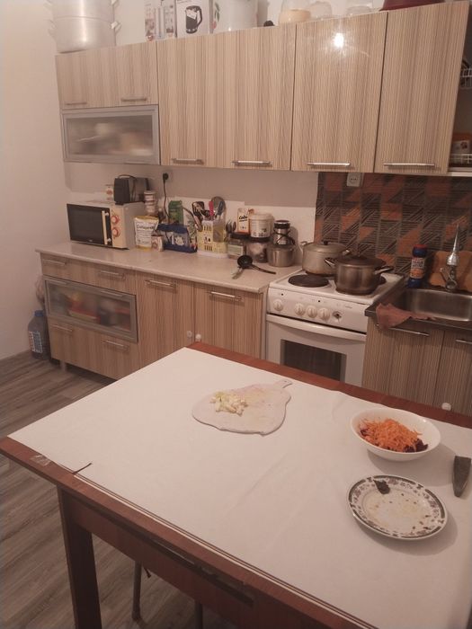 Подселениеге бір ер адам керек