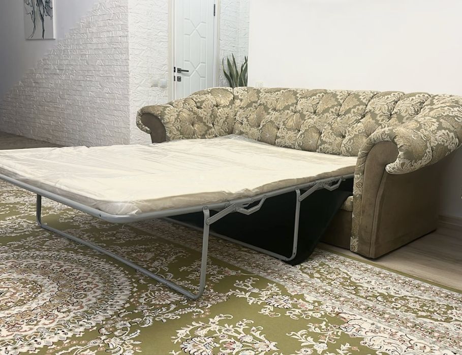 диван вместе с креслом в хорошем состоянии