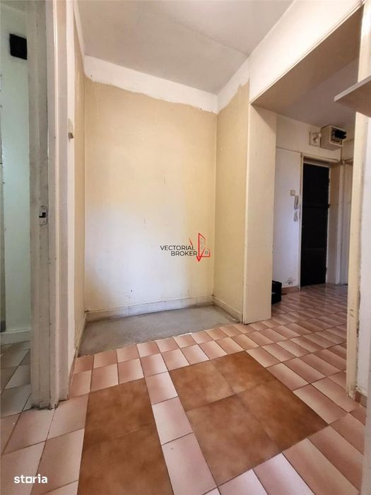 H-4 Camere  Fix Langa Metrou, Scoala Si Parc