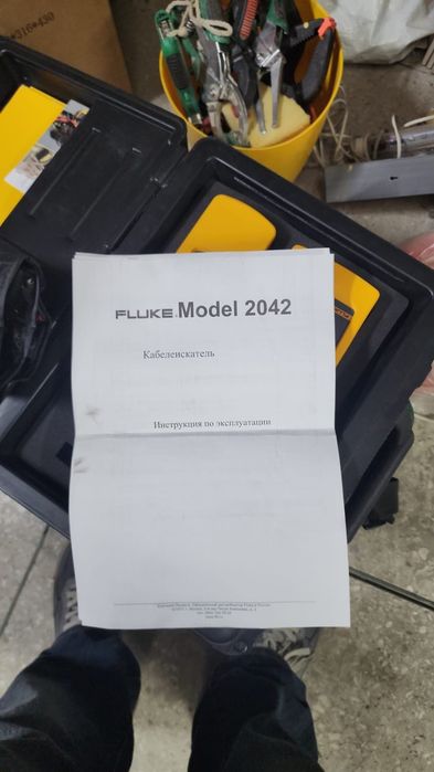 Кабелеискатель Fluke Model 2042
