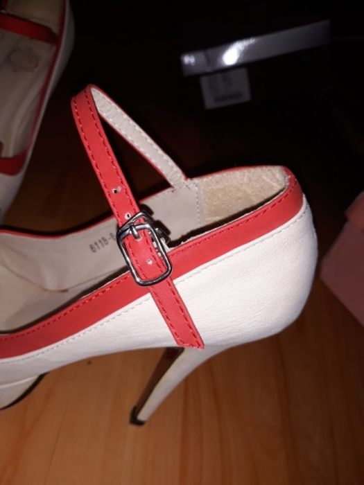 Продам стильные туфли