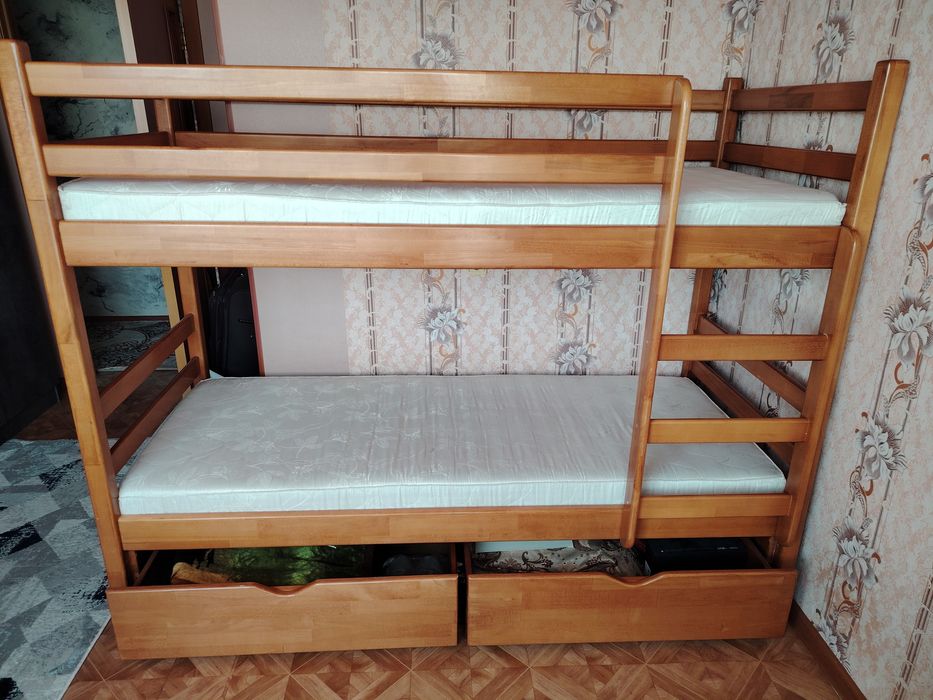 Продам 2-х ярусную кровать
