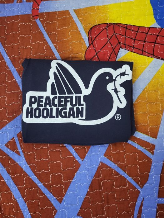 Футболка Peaceful Hooligan