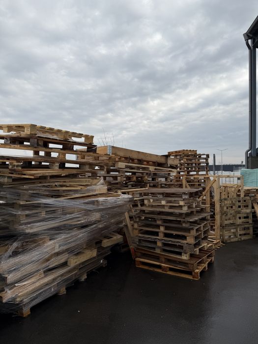 Подарявам палета , дървен материал